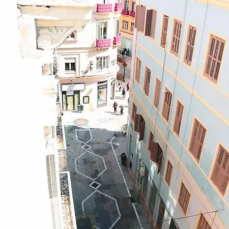 Larios Cool Ostello Málaga